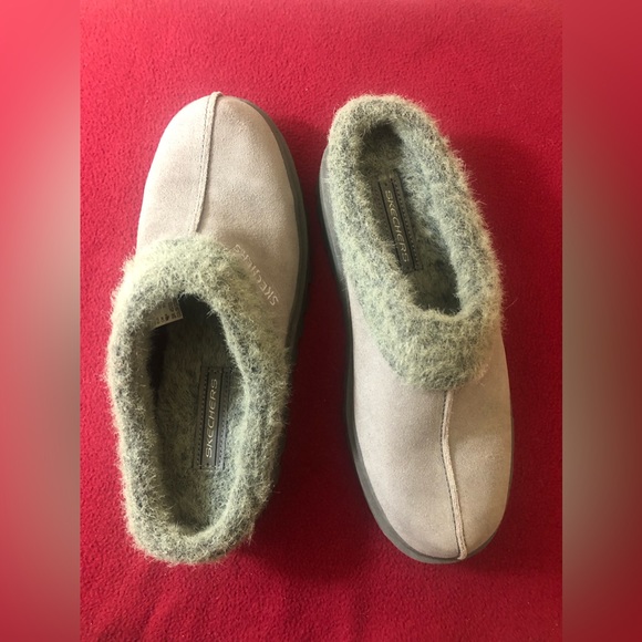 Skechers Suede Mule - Picture 2 of 10